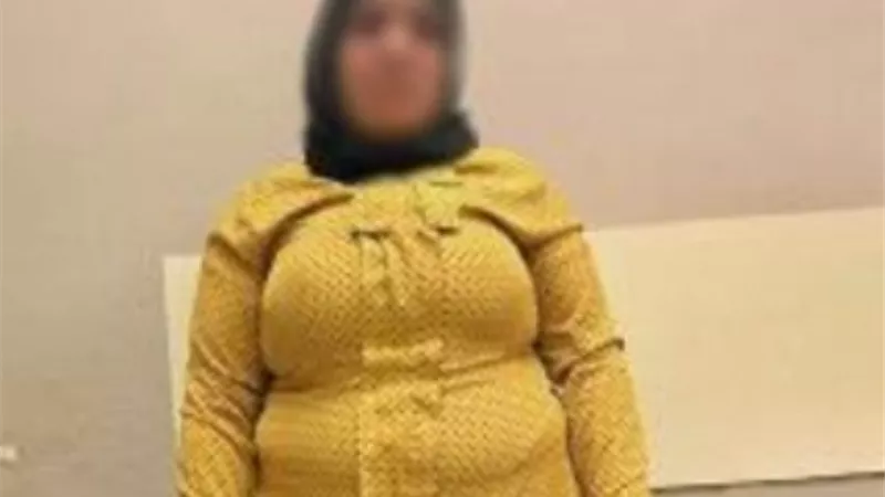 ضبط سيدة بميناء القاهرة الجوي لمحاولتها تهريب مواد مخدرة