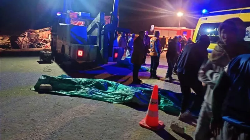 11 وفاة و9 مصابين.. أول تحرك من نائب محافظ المنيا بعد حادث الصحراوي الشرقي
