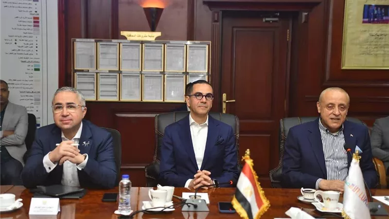 وزير الاستثمار: استعراض 47 فرصة استثمارية جديدة في الأقصر خلال لقاء موسع مع المستثمرين