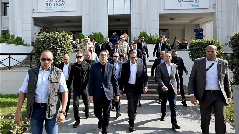 رئيس الوزراء: إقامة مبنى جديد بمستشفى هرمل بطاقة 108 أسرة 