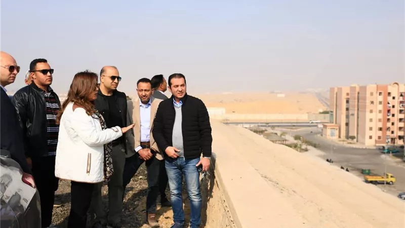 وزيرة التنمية المحلية تزور مقلب السلام بعد إغلاقه وتتفقد آبار وشبكة سحب الغاز