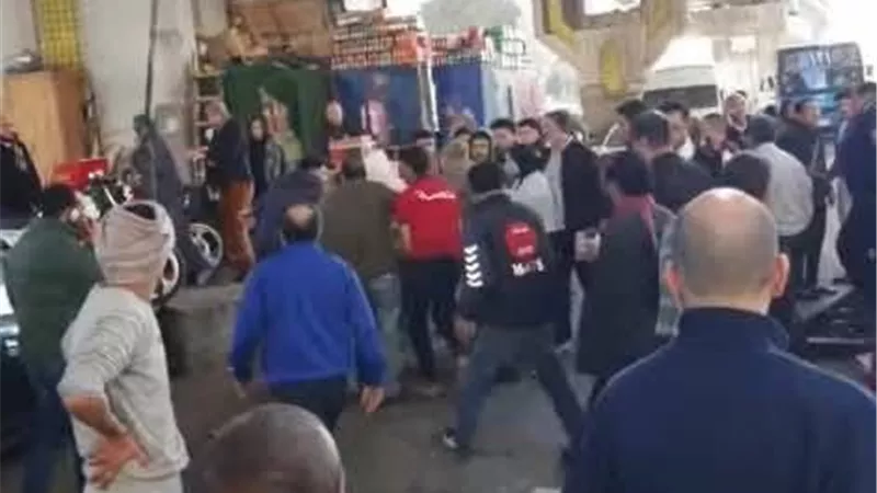 سقوط سيارة ملاكي من أعلى كوبري أكتوبر أمام نادي السكة بمدينة نصر
