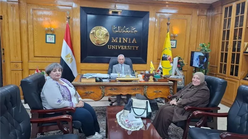 رئيس جامعة المنيا يستقبل وفد المجلس القومي للمرأة لبحث سُبل التعاون المشترك