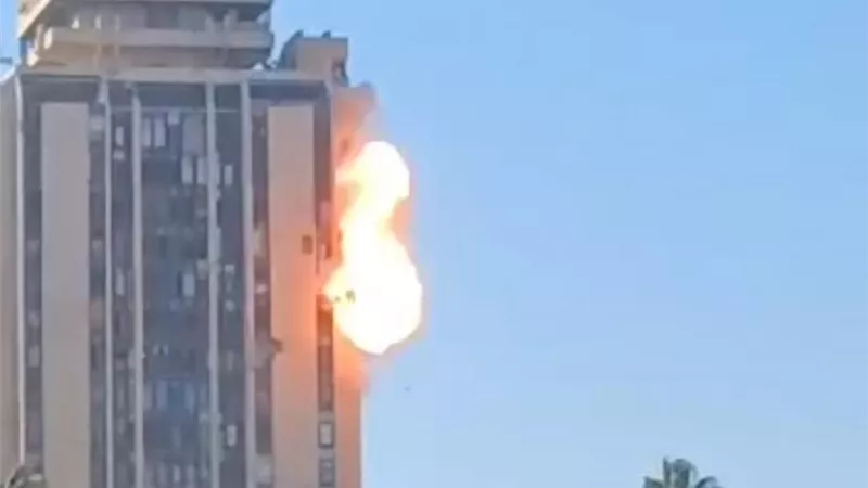 تصعيد خطير في حلب: استهداف مبانٍ حكومية بالمسيّرات وتبادل اتهامات بين دمشق وقسد