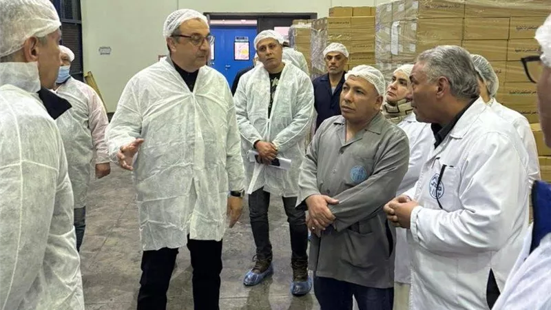 في زيارة مفاجئة.. وزير قطاع الأعمال العام يتفقد مصانع 