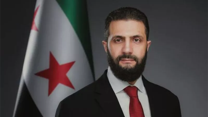 بعد شائعة اغتياله.. الشرع يظهر في دمشق ويبحث مع بن سلمان إنعاش الاقتصاد السوري