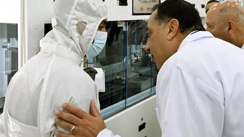 باستثمارات 116 مليون دولار.. رئيس الوزراء يفتتح مجمع 