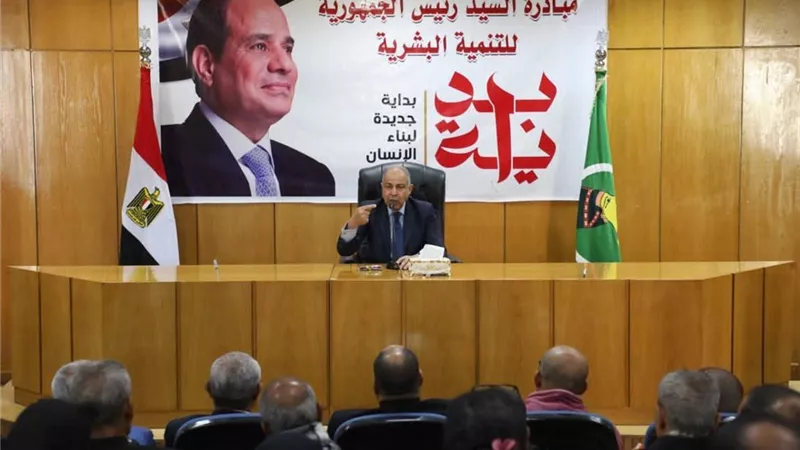 محافظ المنيا يتابع استعدادات امتحانات الإعدادية بـ505 لجان
