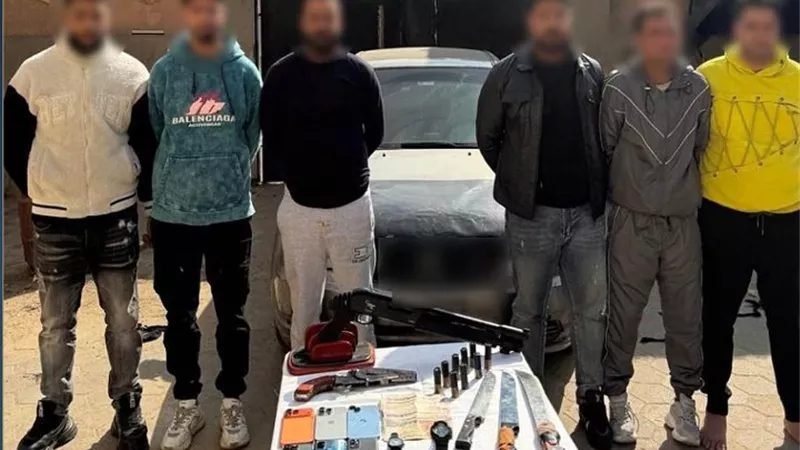 ضبط تشكيل عصابي اقتحم مركز علاج طبيعي بالمرج واستولى على أموال ومتعلقات المترددين تحت تهديد السلاح