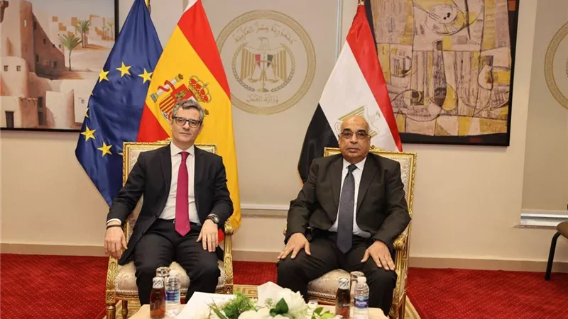 وزير العدل يوقع اتفاقيتين للمساعدة القضائية وتسليم المجرمين مع نظيره الإسباني