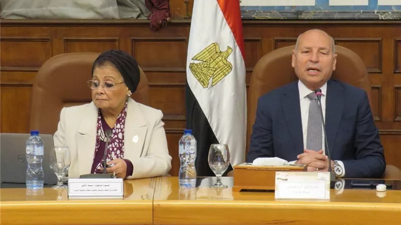 محافظ القاهرة يستعرض جهود الدولة في تفريغ العاصمة من التكدس