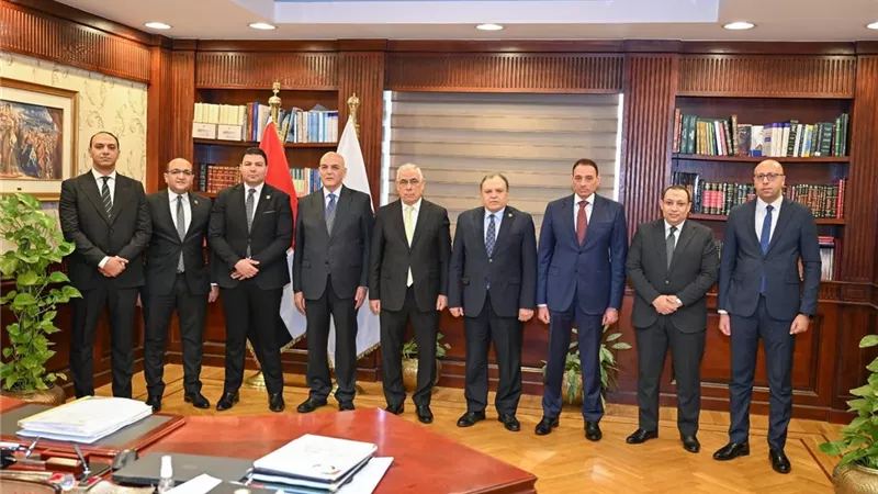 النائب العام يستقبل المحامي العام الأول لنيابة استئناف بني سويف لعرض الكشوف ربع السنوية بدائرة نيابته