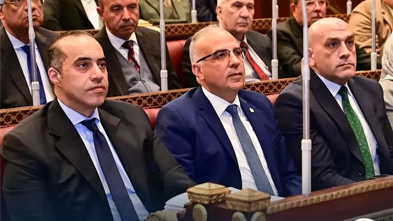 بحضور فوزي.. تفاصيل جلسة «الشيوخ» لمناقشة التغيرات المناخية وانتشار ورد النيل