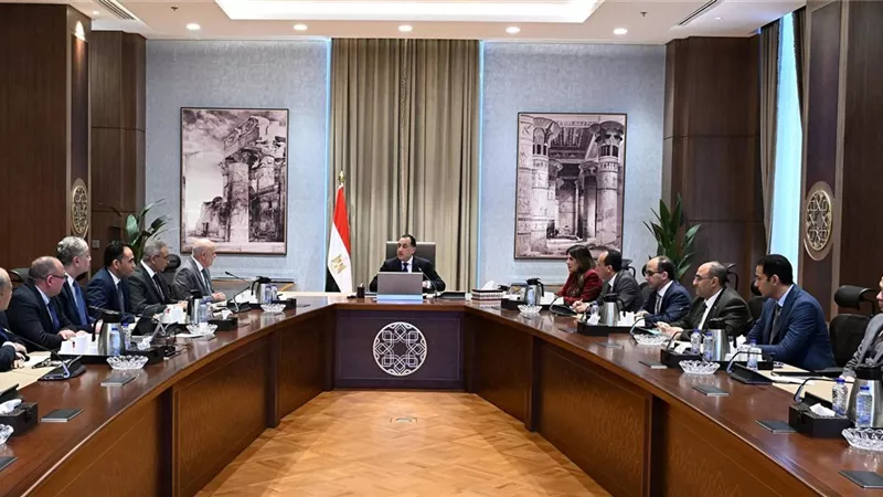 المرحلة الثانية من «حياة كريمة» في الطريق.. رئيس الوزراء يتابع آخر تطورات المرحلة الأولى