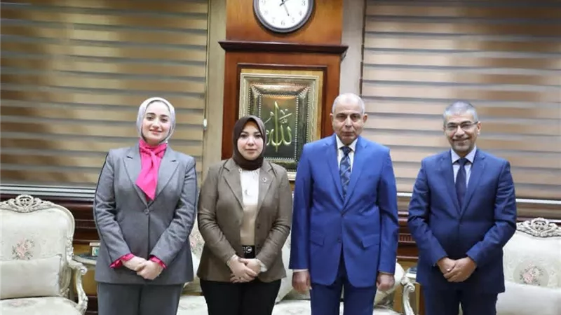 محافظ المنيا: التعاون وتوحيد الرؤى أساس النجاح وخدمة المواطن