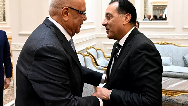 رئيس الوزراء يهنئ المستشار هشام بدوي رئيس مجلس النواب بتولي مهام منصبه