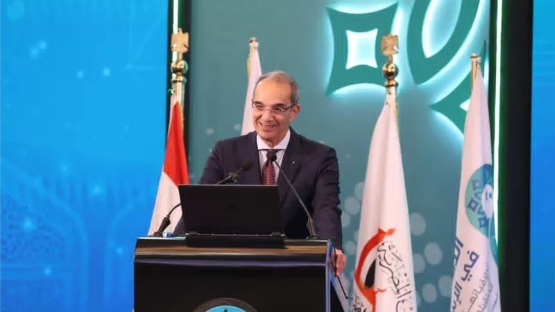 وزير الاتصالات: الذكاء الاصطناعي تكنولوجيا فارقة والتوجيه البشري عنصرها الأهم