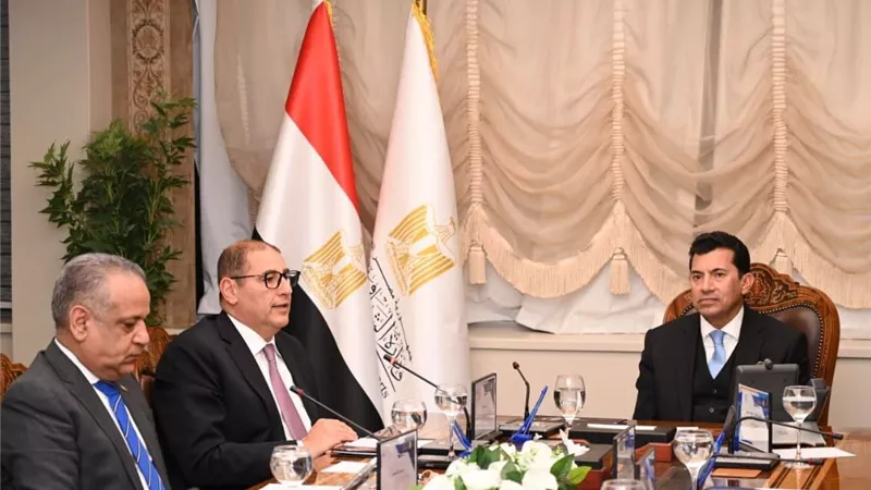 وزير الشباب: الدولة المصرية تولي اهتمامًا كبيرًا بصناعة الرياضة 