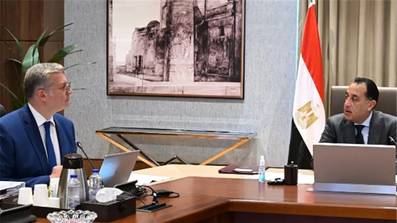 مدبولي: التوسع في الإنتاج المحلي من المواد البترولية وتعزيز الفرص الاستثمارية