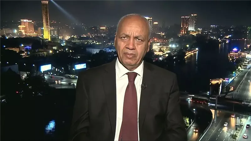 مصطفى بكري: فرض رسوم على هواتف القادمين من الخارج يخلق أزمة غير مبررة 