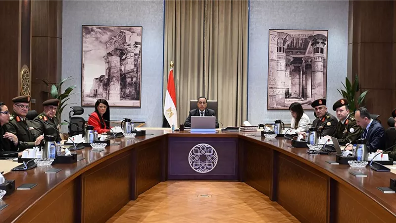 رئيس الوزراء يتابع موقف مشروعات الهيئة الهندسية بالتعاون مع الوزارات
