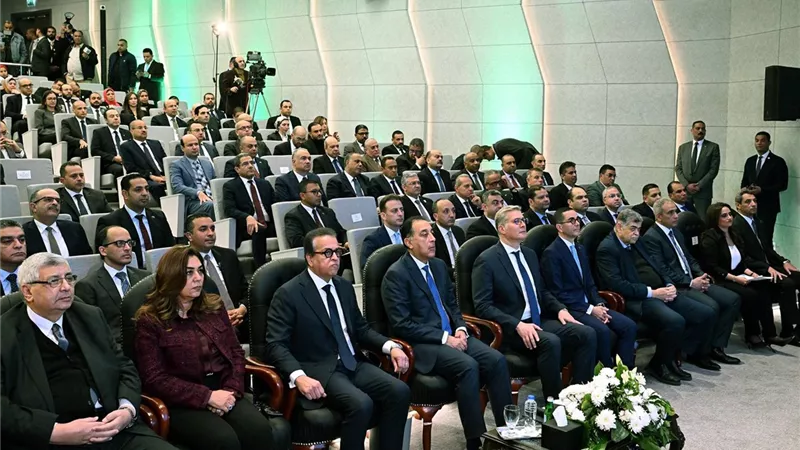 رئيس الوزراء يشهد افتتاح مستشفى كليوباترا التجمع