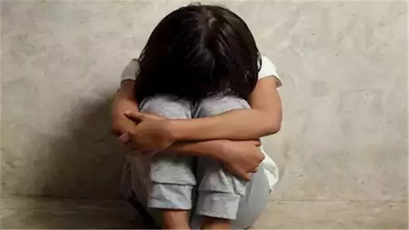 جريمة هزت الحفير.. سيدة وبناتها الثلاثة يستدرجن طفلة ويهتكن عرضها داخل منزلهم بالدقهلية