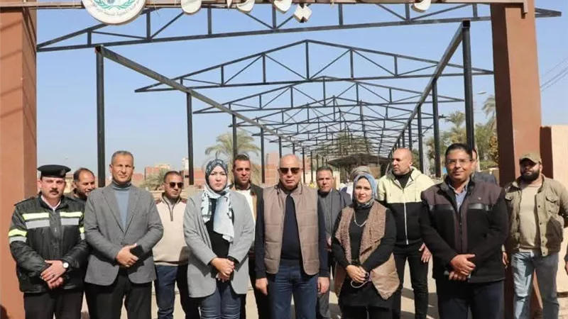 موقف ديرمواس الجديد على وشك الانتهاء.. محافظ المنيا يتفقد الأعمال الإنشائية