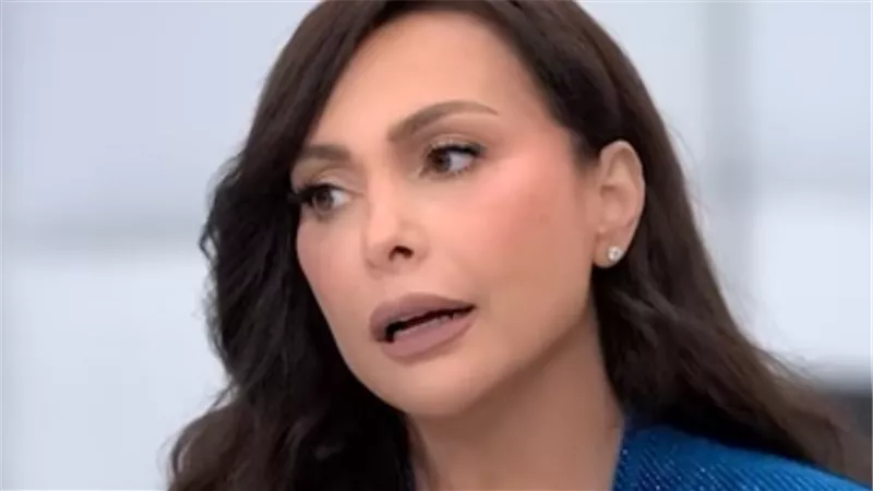 «إحساسها ضايع».. أمل حجازي تهاجم أنغام وتؤكد: شيرين هي صوت مصر