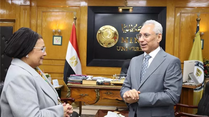 بحث سبل التعاون وخطة السكان 2026 بين صحة المنيا والجامعة