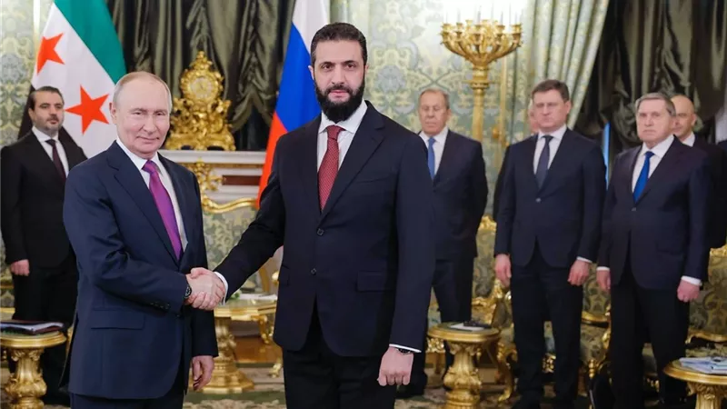 تزامنًا مع زيارة الشرع لموسكو.. لافروف: لا محاكمة لبشار الأسد ووجوده في روسيا إنساني