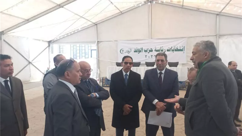 وصول اللجنة القضائية المشرفة على انتخابات رئاسة حزب الوفد لمقر الاقتراع 