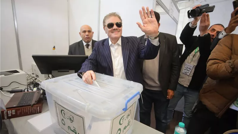 السيد البدوي يدلي بصوته في انتخابات رئاسة حزب الوفد