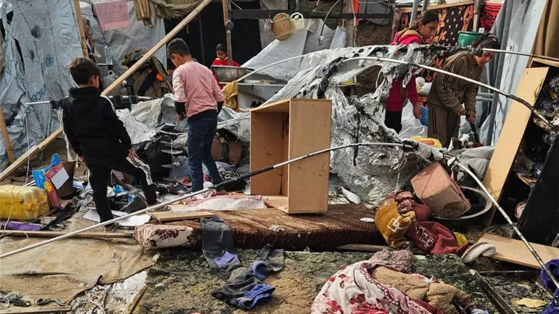 تصعيد دموي جديد في غزة رغم الهدنة.. قصف المغازي ونسف مبانٍ في رفح يشعلان الميدان