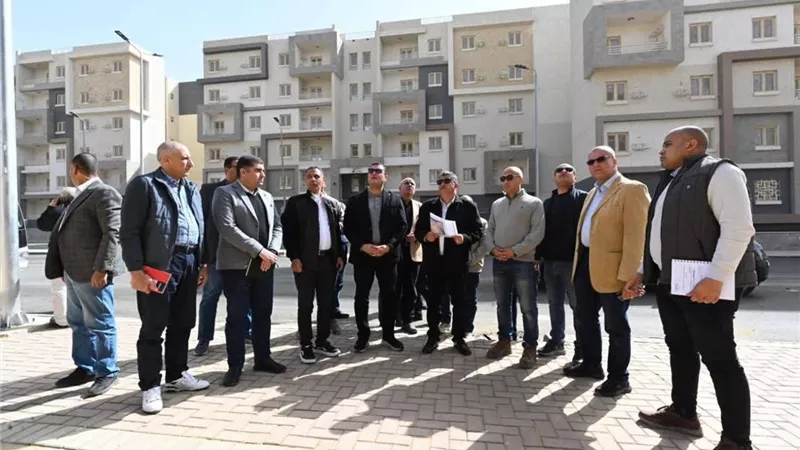 وزير الإسكان يتفقد مواقع وحدات مبادرتي 