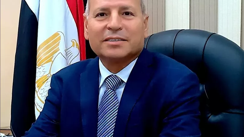 محافظ القاهرة يعلن مد ساعات العمل بنفقي الأزهر خلال رمضان