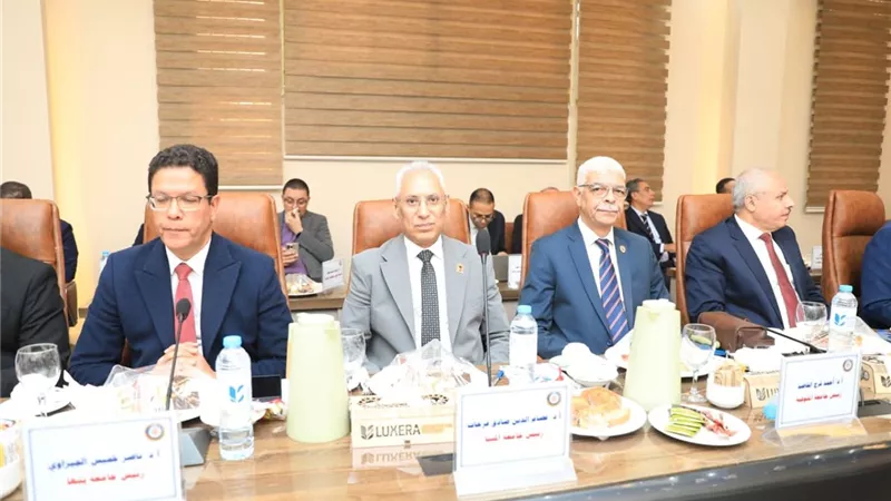 اجتماع الأعلى للجامعات بالأقصر.. رئيس جامعة المنيا يستعرض إنجازات التطوير