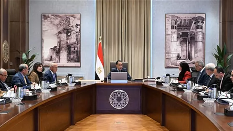 رئيس الوزراء يتابع خطط إعادة الهيكلة وتطوير الأداء المالي للهيئة العامة للسلع التموينية