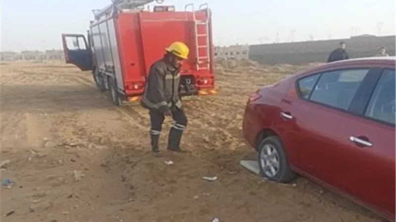 أمن القاهرة يستجيب لاستغاثات سيدة ورجل  وينقذ سيارات عالقة بالرمال
