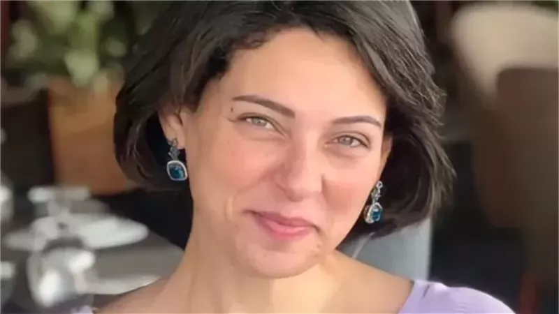 الموت يفجع الفنانة نورهان في والدتها 