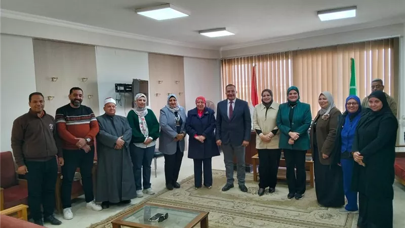 لجنة اختيار الأم المثالية بالمنيا تناقش استعدادات عيد الأم بمشاركة كافة الأطراف المعنية