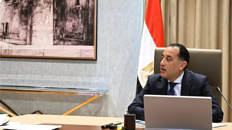 رئيس الوزراء يُتابع مع وزير المالية عدداً من ملفات العمل
