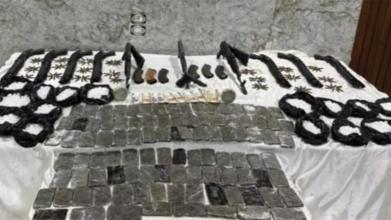 مصرع 4 عناصر جنائية وضبط مخدرات وأسلحة بـ77 مليون جنيه في قنا وأسيوط وأسوان