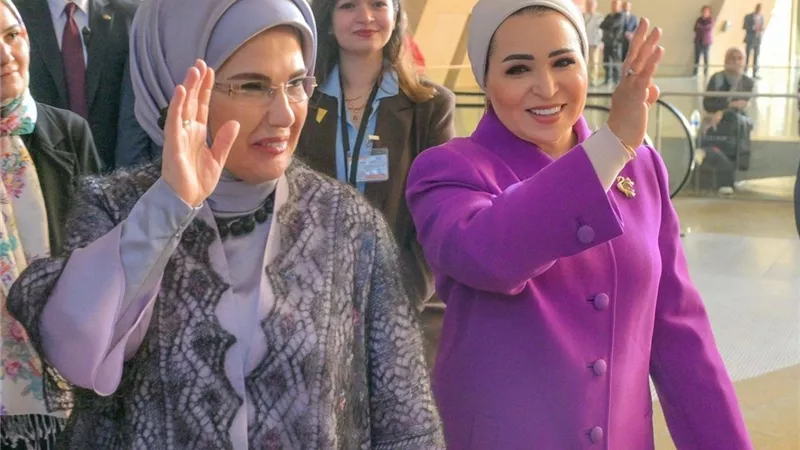 انتصار السيسي تزور المتحف المصري الكبير مع أمينة أردوغان.. صور