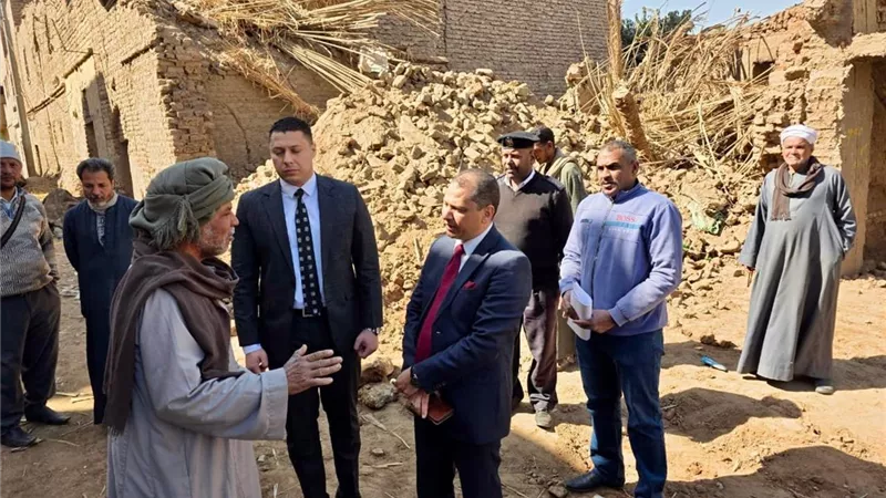 بعد مصرع أحد قاطنيه.. النيابة الإدارية تحقق في انهيار عقار بدشنا