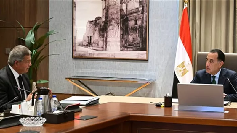 خطوات جديدة نحو تطوير الإعلام المصري.. رئيس الوزراء يتسلم تقرير اللجنة العليا لتنظيم الإعلام