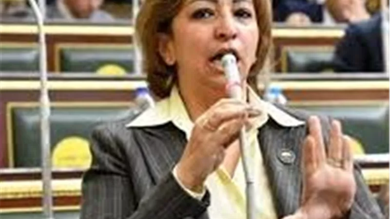النائبة مها عبد الناصر تحذّر من تصاعد جرائم الابتزاز الإلكتروني ضد الفتيات