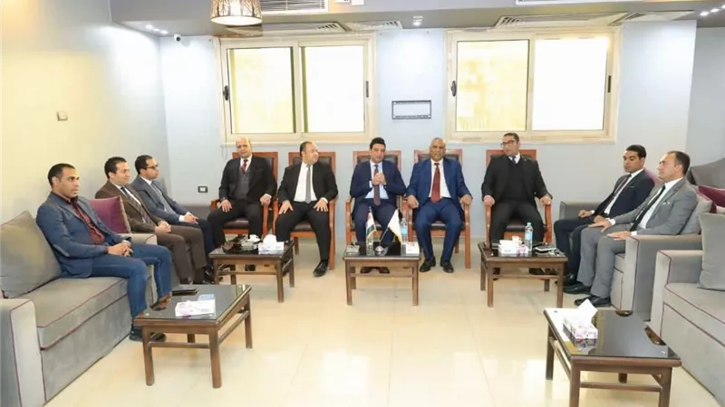 نائب محافظ سوهاج يهنئ مجلس إدارة نادي مستشاري النيابة الإدارية الجديد بسوهاج