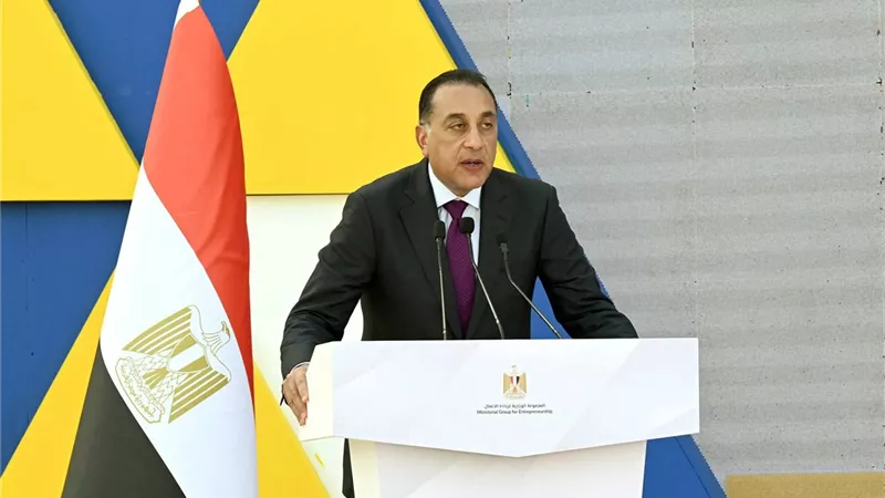 رئيس الوزراء: بناء الأمم يبدأ ببناء العقول وأغلى ما تملكه مصر عقول شبابها