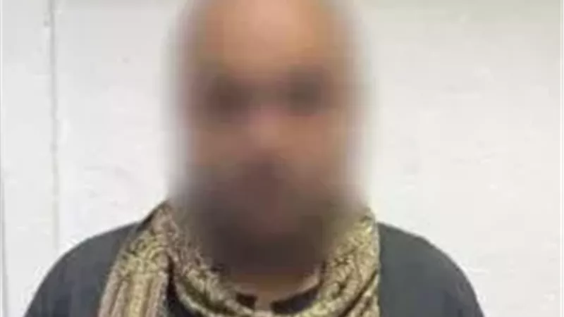 ضبط أكبر محتال عبر الإنترنت.. كيف خدع مستريح الملابس ضحاياه؟
